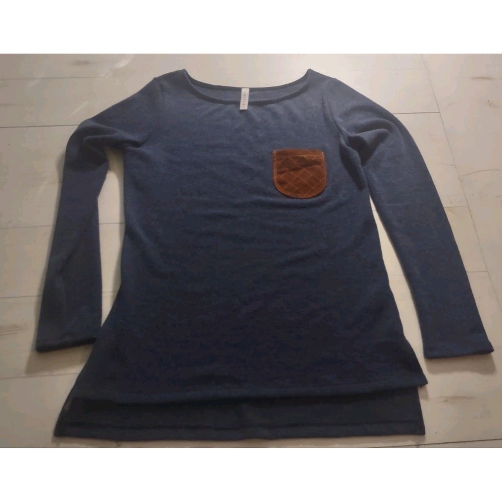 Gilli Navy Sweater With Tan Quilted Patchwork Pocket‎ - Made In The USA
